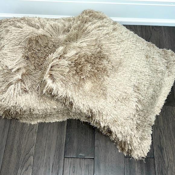 Safavieh chic accent shag pillows - Picture 1 of 9
